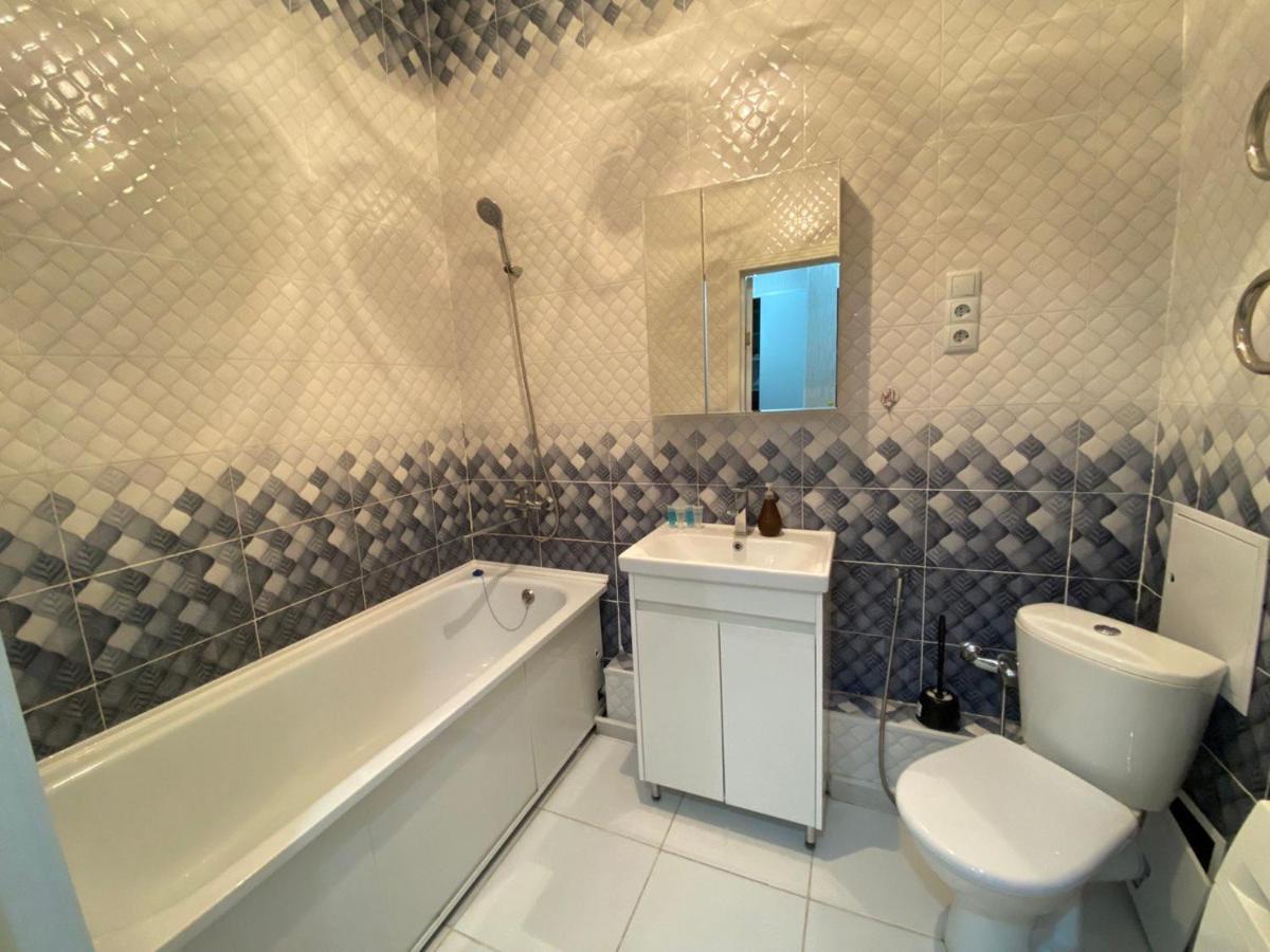 Whitehome In Panorama Park Astana Bagian luar foto
